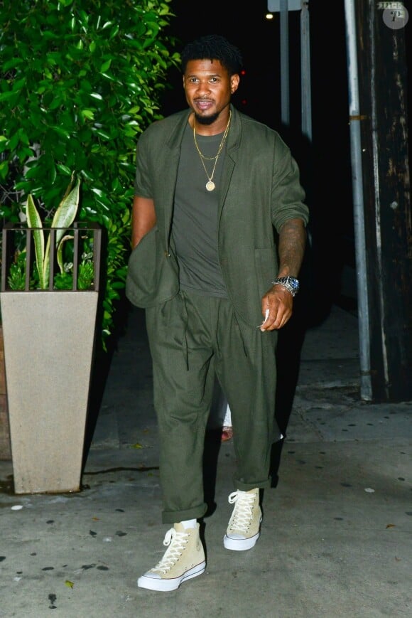 Usher est allé diner avec sa mère J. Patton, le jour de la fête des mères, à Santa Monica. Le 12 mai 2019.
