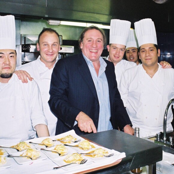 Inauguration de La Fontaine Gaillon, le restaurant de Gérard Depardieu et Carole Bouquet dans le 2e arrondissement de Paris, le 30 septembre 2003.