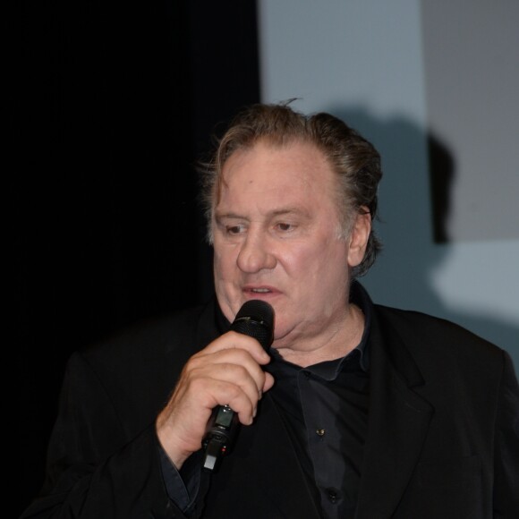 Exclusif - Gérard Depardieu reçoit un Ibis d'or pour l'ensemble de sa carrière sur la scène du palais de congrès Atlantia lors du 5e Festival du Cinéma et Musique de film de la Baule le 4 novembre 2018. © Rachid Bellak/Bestimage