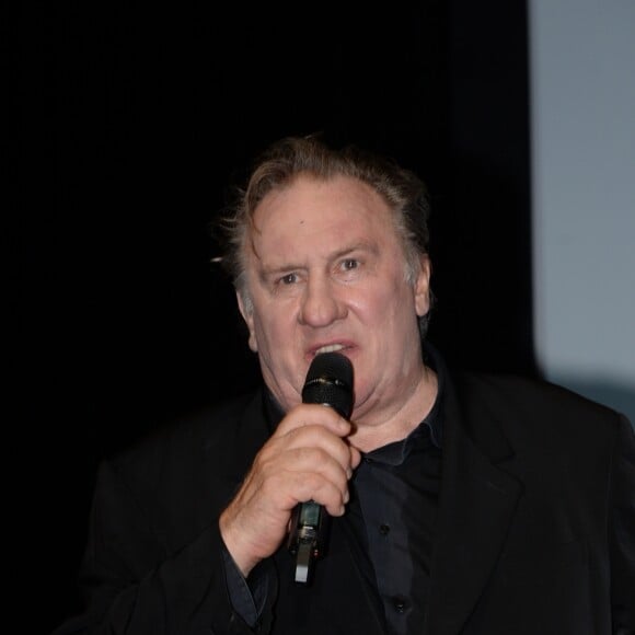 Exclusif - Gérard Depardieu reçoit un Ibis d'or pour l'ensemble de sa carrière sur la scène du palais de congrès Atlantia lors du 5e Festival du Cinéma et Musique de film de la Baule le 4 novembre 2018. © Rachid Bellak/Bestimage