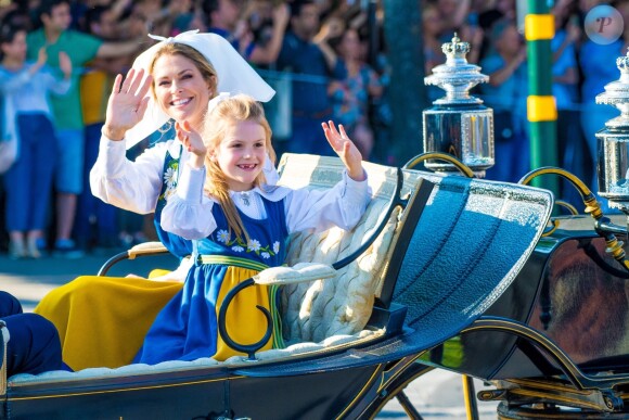 La princesse Madeleine de Suède partageait le landau de la princesse héritière Victoria, du prince Daniel et leurs enfants Estelle et Oscar lors de la Fête nationale suédoise le 6 juin 2019.