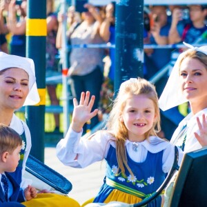 La princesse Madeleine de Suède partageait le landau de la princesse héritière Victoria, du prince Daniel et leurs enfants Estelle et Oscar lors de la Fête nationale suédoise le 6 juin 2019.