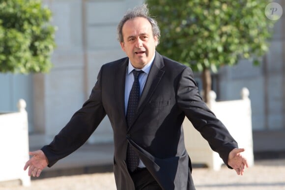 Michel Platini - François Hollande reçoit Michel Platini au Palais de l'Elysée à Paris le 10 juin 2015.