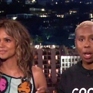 Halle Berry et Lena Waithe s'embrassent sur le plateau du "Jimmy Kimmel Live!" à Los Angeles, le 22 mai 2019.