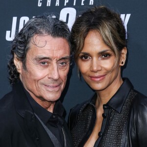Ian McShane, Halle Berry à la première de "John Wick 3" au TCL Chinese Theatre à Los Angeles, le 15 mai 2019.