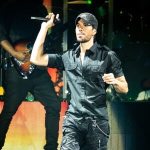 Enrique Iglesias en concert à Birmingham, Royaume Uni, le 27 octobre 2018.