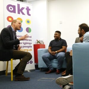 Le prince William, duc de Cambridge, a rencontré les membres de l'association "Albert Kennedy Trust" à Londres, pour discuter du problème des jeunes LGBTQ sans-abri. Le 26 juin 2019