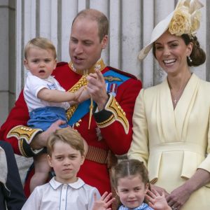 Le prince William, duc de Cambridge, et Catherine (Kate) Middleton, duchesse de Cambridge, le prince George de Cambridge la princesse Charlotte de Cambridge, le prince Louis de Cambridge - La famille royale au balcon du palais de Buckingham lors de la parade Trooping the Colour 2019, célébrant le 93ème anniversaire de la reine Elisabeth II, Londres, le 8 juin 2019.