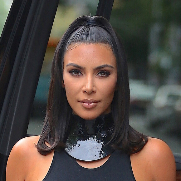 Kim Kardashian dans les rues de New York, le 25 juin 2019. Le petit groupe est allé déguster une glace. Ils célèbrent l'anniversaire de L. Anthony qui fête ses 36 ans.