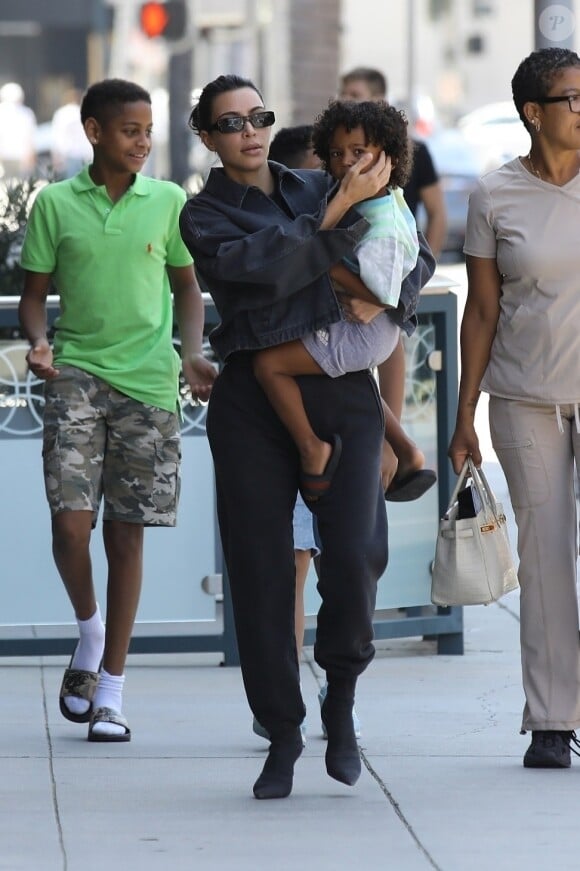 Exclusif - Kim Kardashian emmène son fils Saint chez le pédiatre à Los Angeles, le 23 juin 2019.