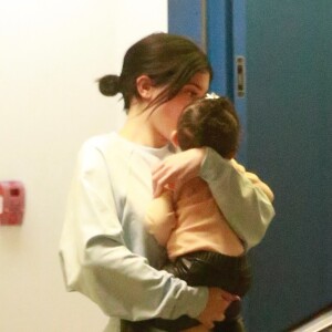 Exclusif - Kylie Jenner est allée faire du shopping avec sa fille Stormi chez Barneys New York à Beverly Hills, Los Angeles, le 15 mai 2019
