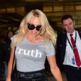 Pamela Anderson (qui vient de se séparer de son compagnon A. Rami à cause de sa "double vie"), arrive à l'aéroport de Los Angeles (LAX) sur un vol en provenance de Paris. Los Angeles, le 26 juin 2019.