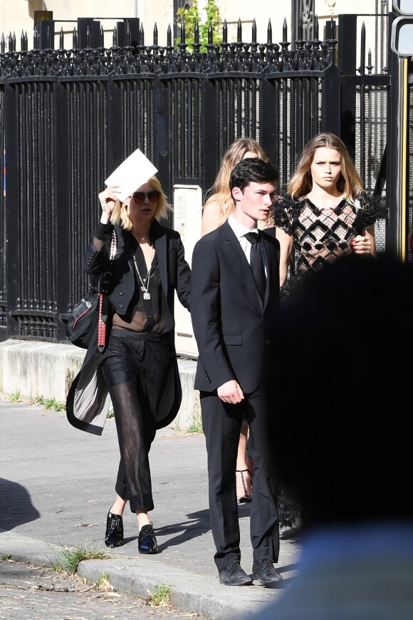 Cara Delevingne - Les célébrités arrivent à la réception du mariage de Zoe Kravitz et Karl Glusman dans la maison de Lenny Kravitz à Paris, France, le 29 juin 2019.
