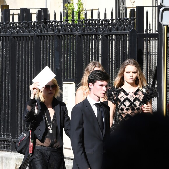 Cara Delevingne - Les célébrités arrivent à la réception du mariage de Zoe Kravitz et Karl Glusman dans la maison de Lenny Kravitz à Paris, France, le 29 juin 2019.