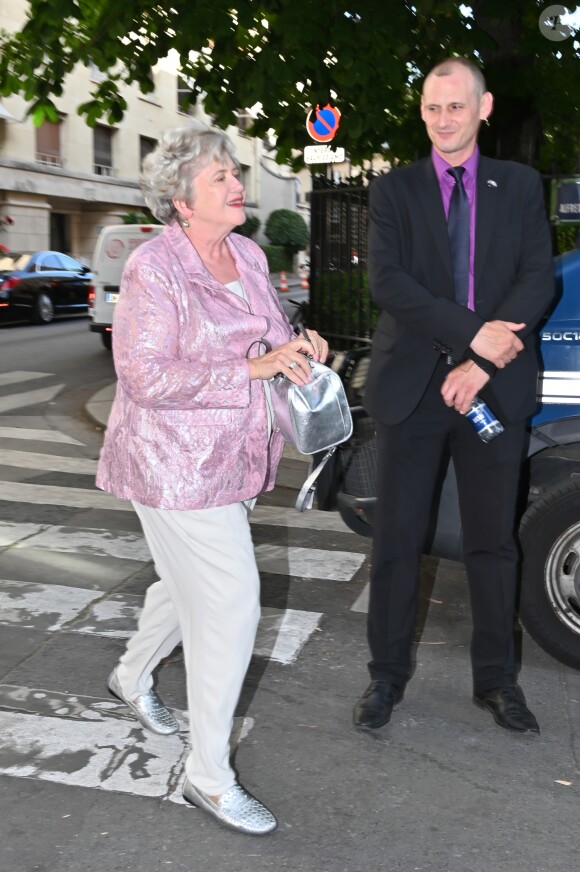La mère du marié - Les célébrités arrivent à la réception du mariage de Zoe Kravitz et Karl Glusman dans la maison de Lenny Kravitz à Paris, France, le 29 juin 2019.
