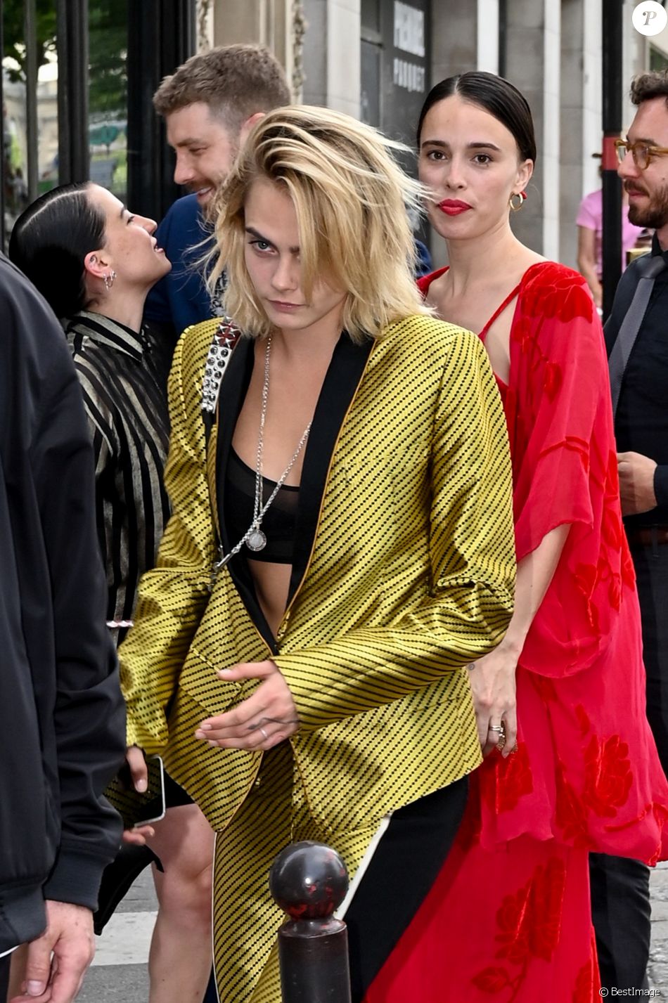 Cara Delevingne - Les invités de Zoe Kravitz et de son mari Karl