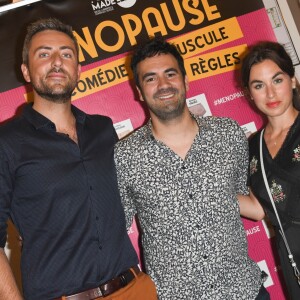 Exclusif - Alex Goude entouré de Manon Romiti et son mari Aurélien - Photocall du spectacle "Ménopause" au Théâtre de la Madeleine à Paris. Le 29 juin 2019 © Coadic Guirec / Bestimage