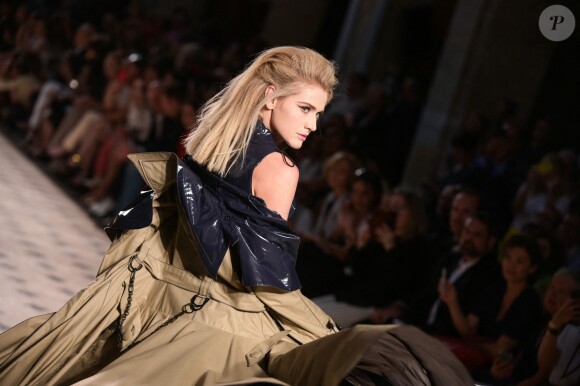 Défilé de mode Haute-Couture automne-hiver 2019/2020 "Julien Fournié" à Paris. Le 2 juillet 2019