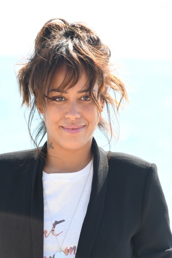 Amel Bent lors du photocall de "Kings" lors de la 2ème édition du festival Canneseries à Cannes le 9 avril 2019. © Lionel Urman / Bestimage