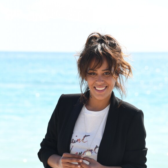 Amel Bent lors du photocall de "Kings" lors de la 2ème édition du festival Canneseries à Cannes le 9 avril 2019. © Lionel Urman / Bestimage