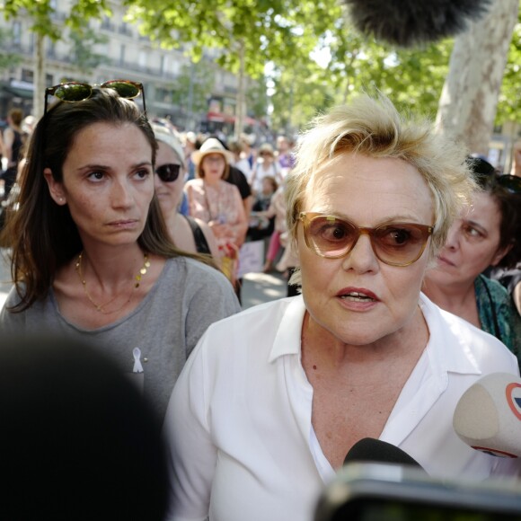 Muriel Robin participe au rassemblement contre les violences faites aux femmes, Place de la République à Paris. Le 6 juillet 2019 © Stephen Caillet / Panoramic / Bestimage