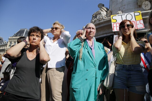 Muriel Robin Et Anne Le Nen Prises à Partie Par Des Gilets