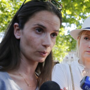 Anne-Cécile Mailfert (Présidente de la Fondation des Femmes) et Julie Gayet participent au rassemblement contre les violences faites aux femmes, Place de la République à Paris. Le 6 juillet 2019 © Stephen Caillet / Panoramic / Bestimage