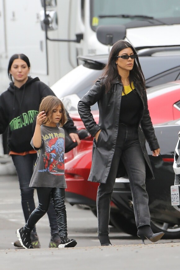 Kourtney Kardashian et sa fille Penelope Disick arrivent à la messe dominicale de Kanye West à Los Angeles, le 26 mai 2019.