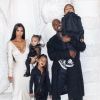 Kim Kardashian, Kanye West et leurs enfants North, Saint et Chicago. Décembre 2018.