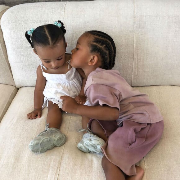 Chicago et Saint West, les enfants de Kim Kardashian et Kanye West.