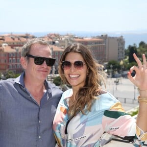 Exclusif - Garou et Laury Thilleman à Nice pour les préparatifs de la fête de la musique sur la place Massena le 20 juin 2019 © Sébastien Botella / Nice Matin / Bestimage