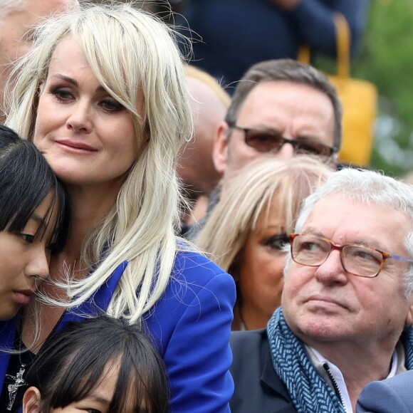 Laeticia Hallyday et ses filles Jade et Joy - Laeticia Hallyday et ses filles Jade et Joy inaugurent une esplanade portant le nom de Johnny Hallyday située en face du Zénith de Toulouse, le 15 juin 2019, date hautement symbolique puisque le rockeur aurait eu 76 ans. © Dominique Jacovides/Bestimage