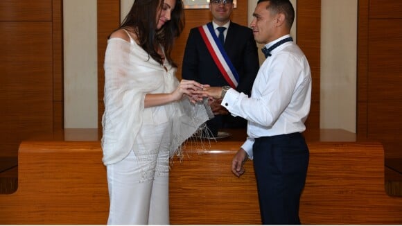 Brahim Asloum marié à Justine : petite célébration avant l'arrivée du bébé