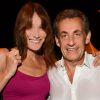 Exclusif - Carla Bruni-Sarkozy pose avec son mari Nicolas Sarkozy après son concert lors du 58ème festival "Jazz à Juan" à Juan-les-Pins le 17 juillet 2018. © Bruno Bebert/Bestimag