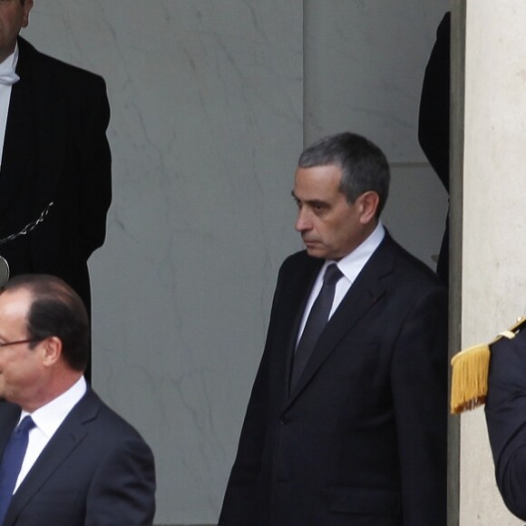 François Hollande, Nicolas Sarkozy, Valérie Trierweiler, Carla Bruni-Sarkozy - Cérémonie de passation de pouvoir entre Nicolas Sarkozy et François Hollande au palais de l'Elysée à Paris. Le 15 mai 2012.