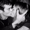 Mélanie Robert et Gary Guénaire s'embrassent sur une photo, le 21 juillet 2019