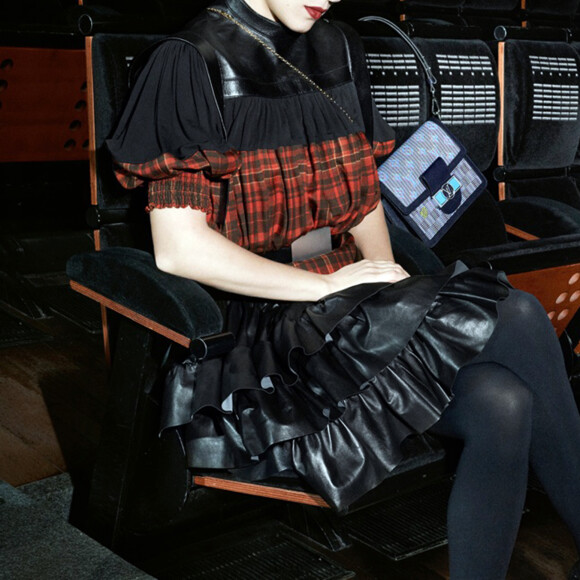 Nouvelle campagne publicitaire automne-hiver 2019 de Louis Vuitton, réalisée à l'Opéra Bastille. Paris, publiée le 22 juiilet 2019.