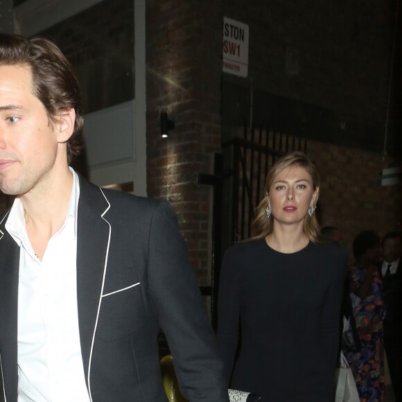 Exclusif - Maria Sharapova et son nouveau compagnon Alexander Gilkes à la sortie de la soirée caritative "Uganda Vogue Charity Evening" à Londres, le 19 octobre 2018.