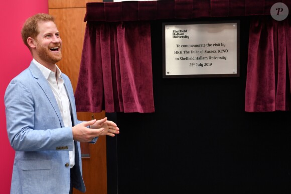 Le prince Harry, duc de Sussex visite l'Université Sheffield Hallam et découvre les nouvelles technique de recherche et d'apprentissage de l'université. Sheffield, le 25 juillet 2019.