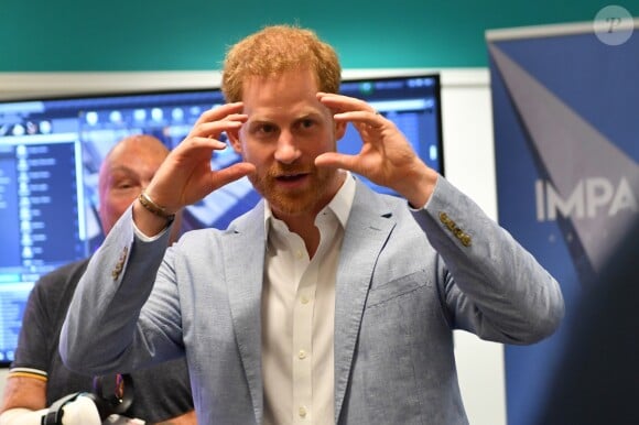 Le prince Harry, duc de Sussex visite l'Université Sheffield Hallam et découvre les nouvelles technique de recherche et d'apprentissage de l'université. Sheffield, le 25 juillet 2019.