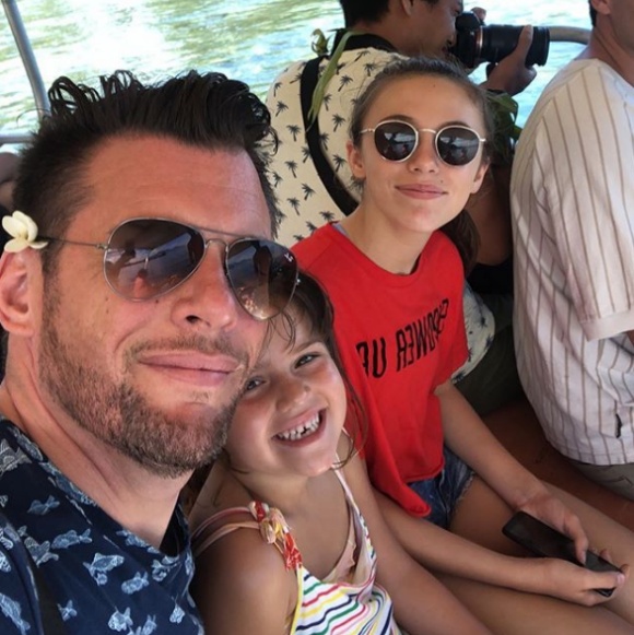 Norbert Tarayre avec ses filles, en Polynésie, le 2 juin 2019