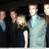 Kerr Smith, Joshua Jackson, Michelle Williams, James Van Der Beek et Katie Holmes en février 2002 à New York lors de la célébration du 100e épisode de la série Dawson (Dawson's Creek).