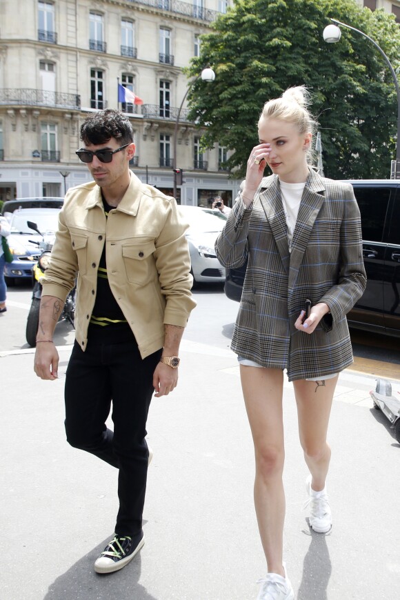 Nick Jonas, son frère Joe et sa femme Sophie Turner arrivent au restaurant L'Avenue à Paris. Le 23 juin 2019