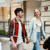 Semi-Exclusif - Après une après-midi shopping, Joe Jonas et sa femme Sophie Turner se promènent aux Jardin des Tuileries, Paris, le 22 juin 2019.