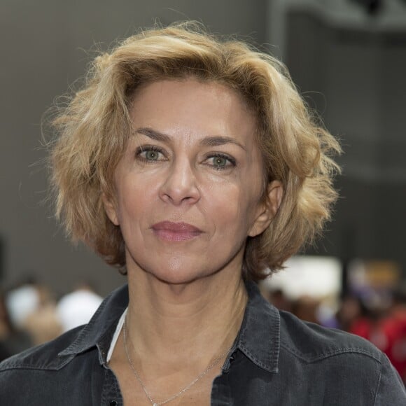 Exclusif - Corinne Touzet lors de la 15ème édition du "Challenge Laurette Fugain - Tournoi des Personnalités" au Grand Palais à Paris. Sous le patronage du Ministère de la Santé, le salon d'Honneur du Grand Palais a accueilli l'Association Laurette Fugain pour célébrer son 15ème anniversaire. Une journée exceptionnelle pendant laquelle entreprises, partenaires, bénévoles, personnalités et grand public ont découvert l'ensemble des animations mises en place et ont pu participer au Challenge Laurette Fugain autour de l'Autre Pétanque®. Paris, le 7 octobre 2017. © Gorassini-Perusseau/Bestimage