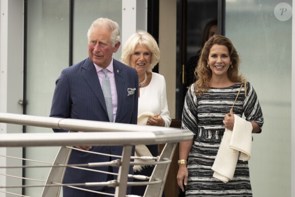 La princesse Haya de Jordanie avec le prince Charles et la duchesse Camilla le 5 septembre 2018 lors de la visite du yacht Maiden après ses travaux de rénovation.