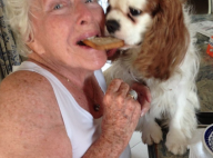 Line Renaud partage un biscuit avec son chien : "Un bon moment de vie"