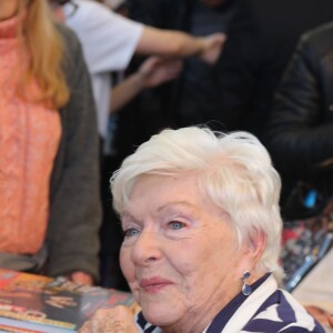 Line Renaud - Salon du Livre 2019 à la Porte de Versailles à Paris du 15 au 18 mars 2019. © Jean-Claude Woestelandt / Bestimage