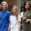 La reine Letizia d'Espagne et ses filles, Leonor, princesse des Asturies, et l'infante Sofia, sont allées voir en compagnie de la reine Sofia le film Le Roi Lion dans un cinéma de Palma de Majorque le 1er août 2019.