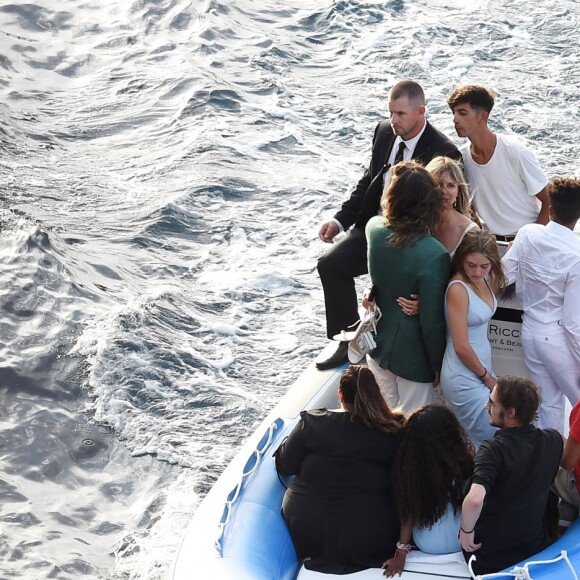 HHeidi Klum et Tom Kaulitz arrivent en bateau au restaurant Riccio à Capri, pour une réception à la veille de leur mariage. Le 2 août 2019.